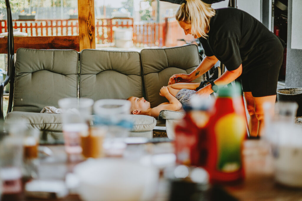 Why Following The Messier Moms Online Heals More Than The Perfect Ones